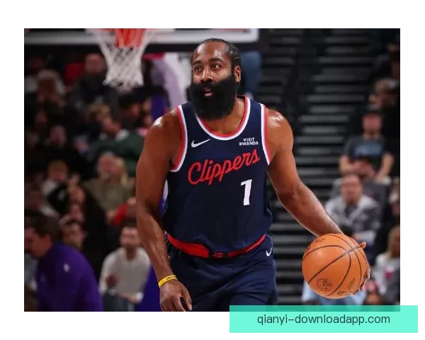 哈登关键时刻挺身而出率队六人得分上双锁定胜利