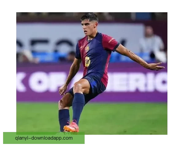 朱利亚诺赫拉德马丁先触球却动作凶狠引发争议